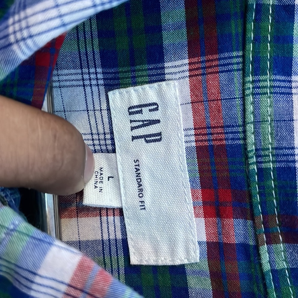GAP Shirt - Picture 2 of 2